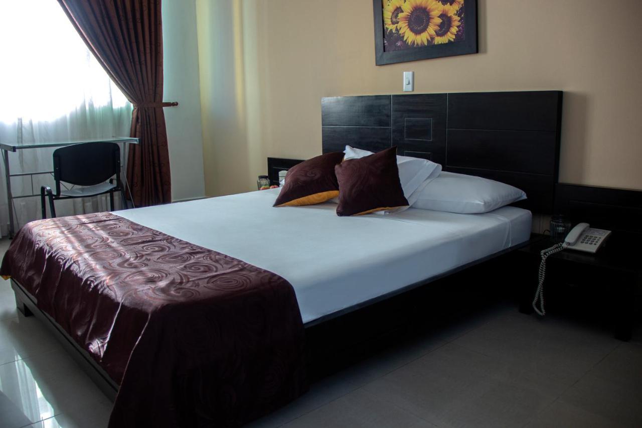 Hotel Plazuela San Ignacio Медельин Экстерьер фото