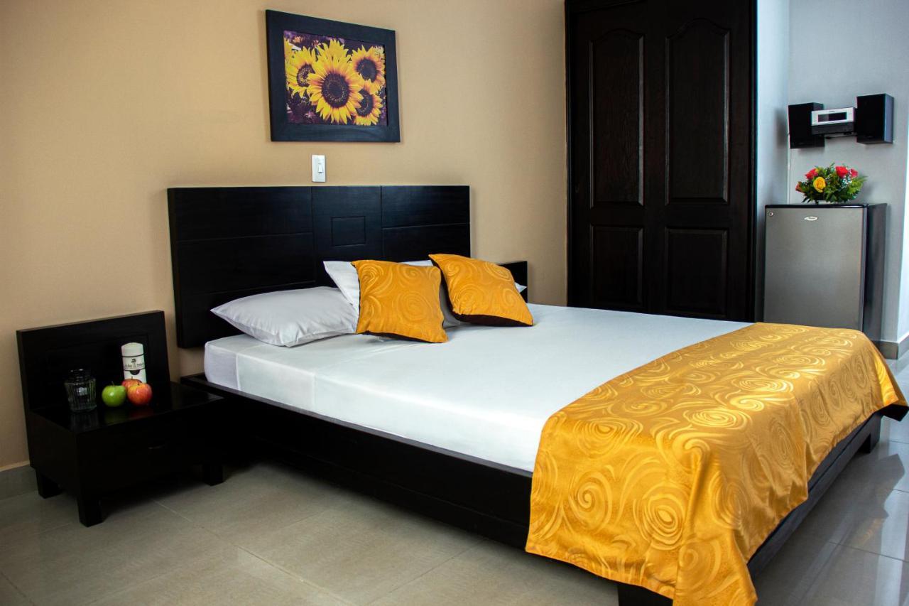 Hotel Plazuela San Ignacio Медельин Экстерьер фото