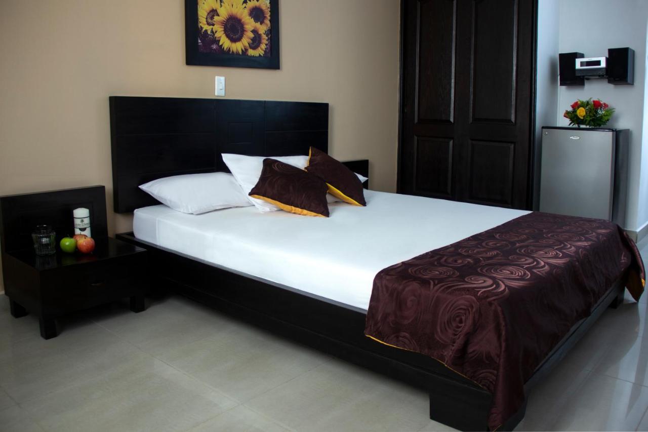 Hotel Plazuela San Ignacio Медельин Экстерьер фото