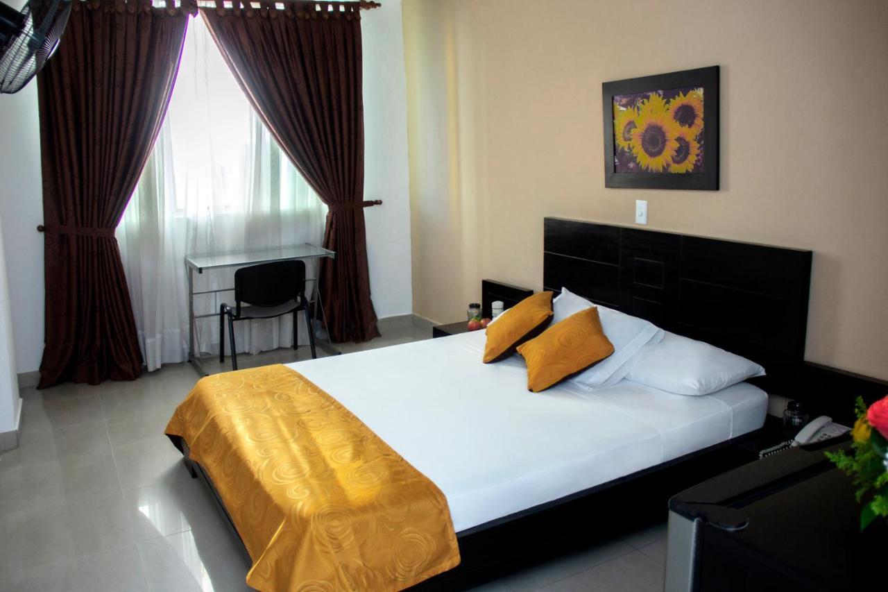 Hotel Plazuela San Ignacio Медельин Экстерьер фото